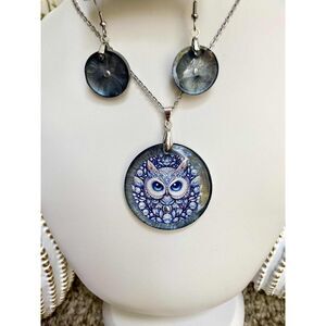 Handmade Mystical Blue Owl Pendant Jewelry Set – Round Silver Tone